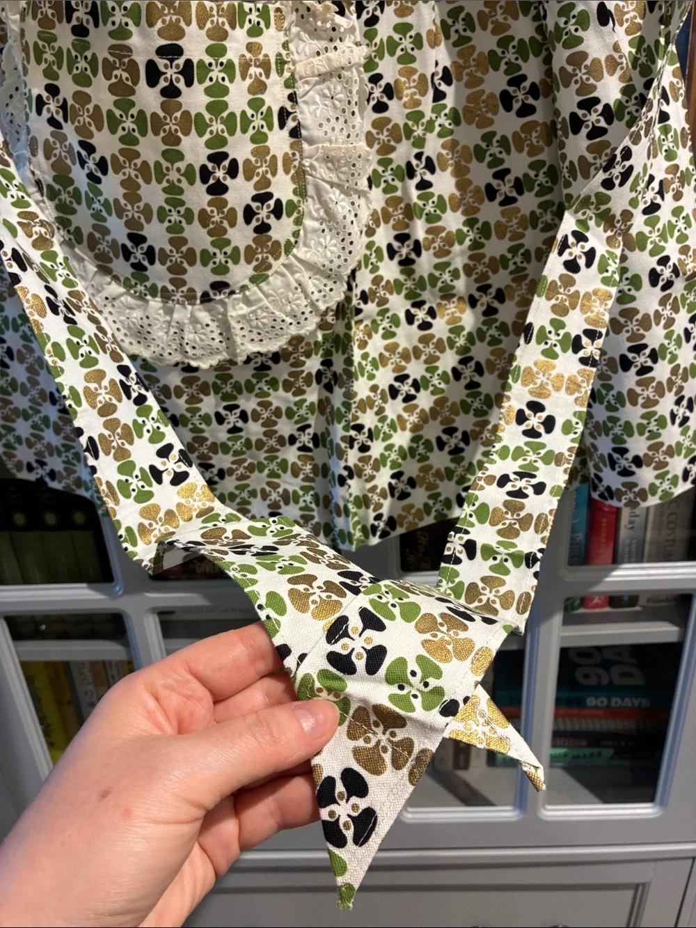 VINTAGE Green, Gold, & White Floral Tie-Waist Apron